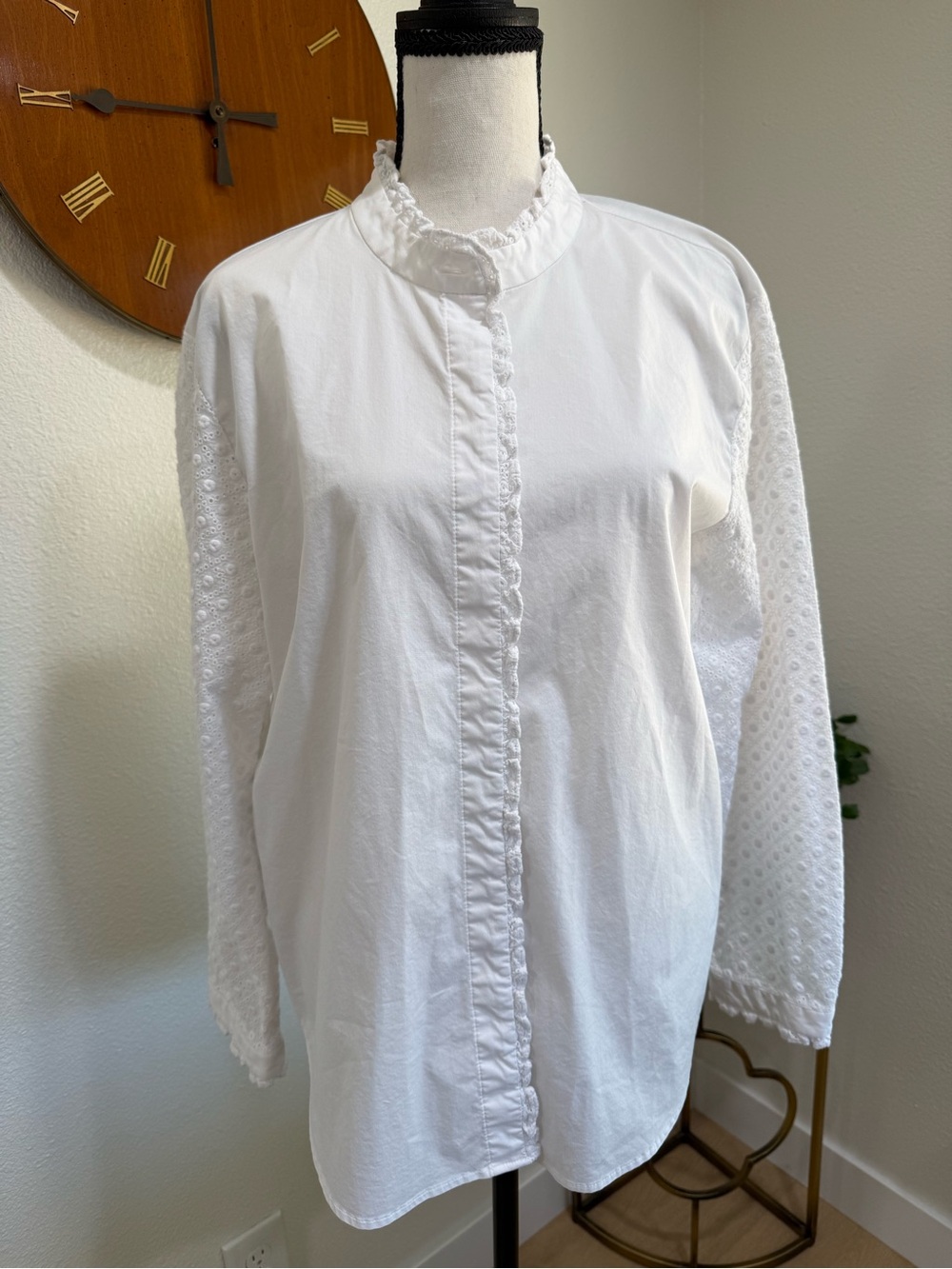 DKNY White Eyelet Sleeve Ruffle Button Down Shirt Blouse Size Large